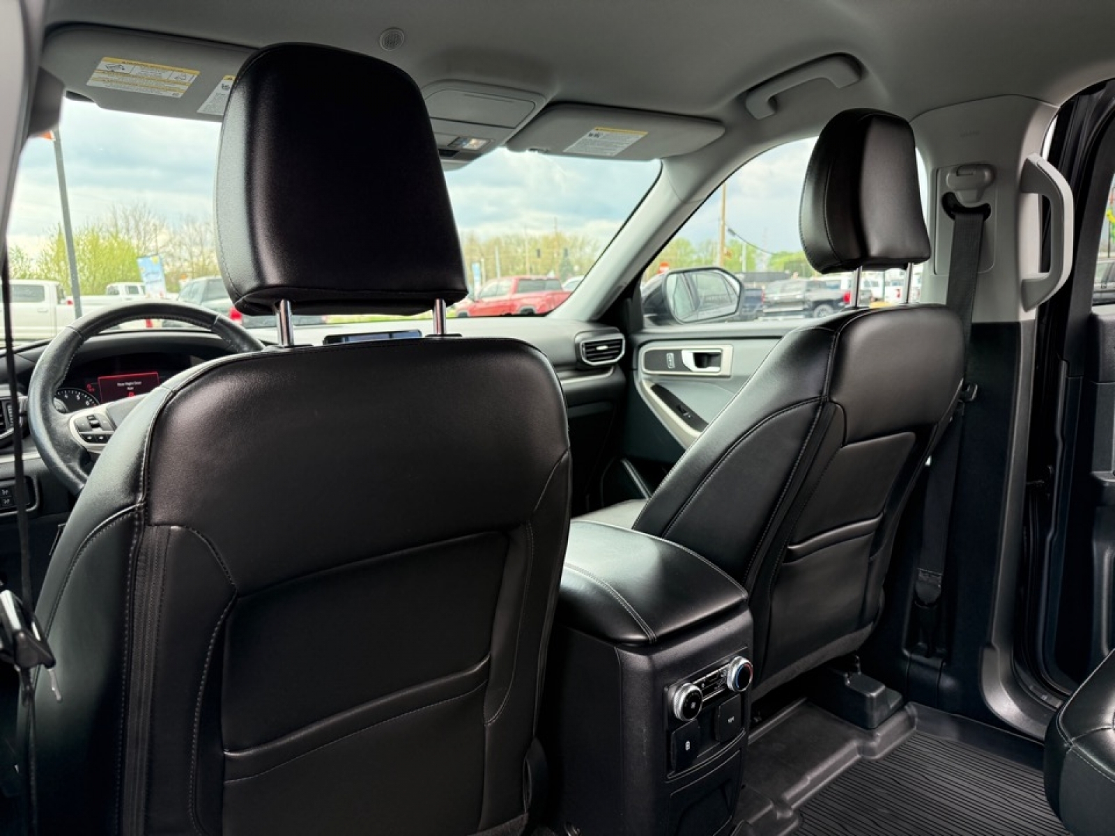 2024 Ford Explorer XLT, 39796, Photo