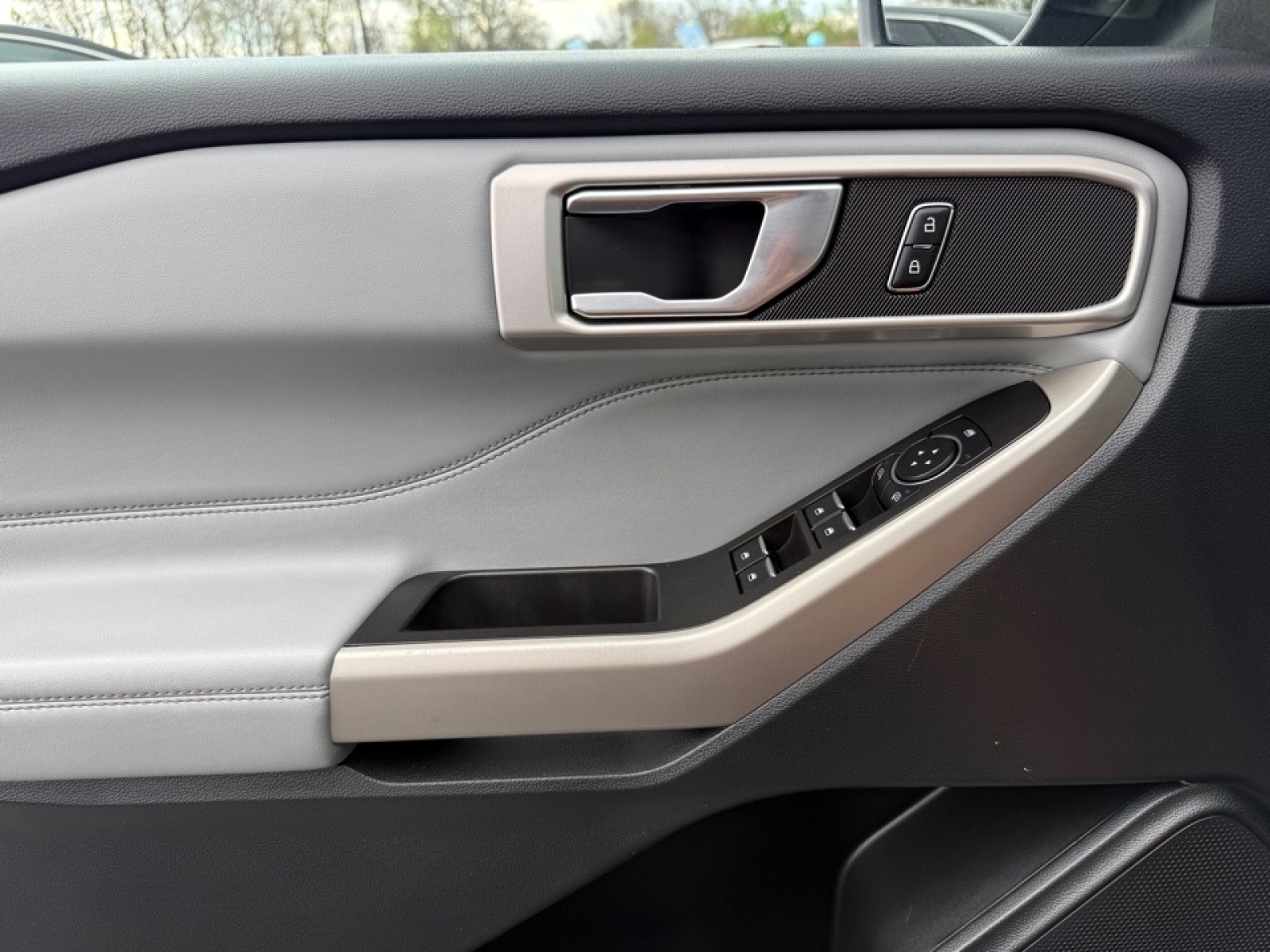 2024 Ford Explorer XLT, 39796, Photo