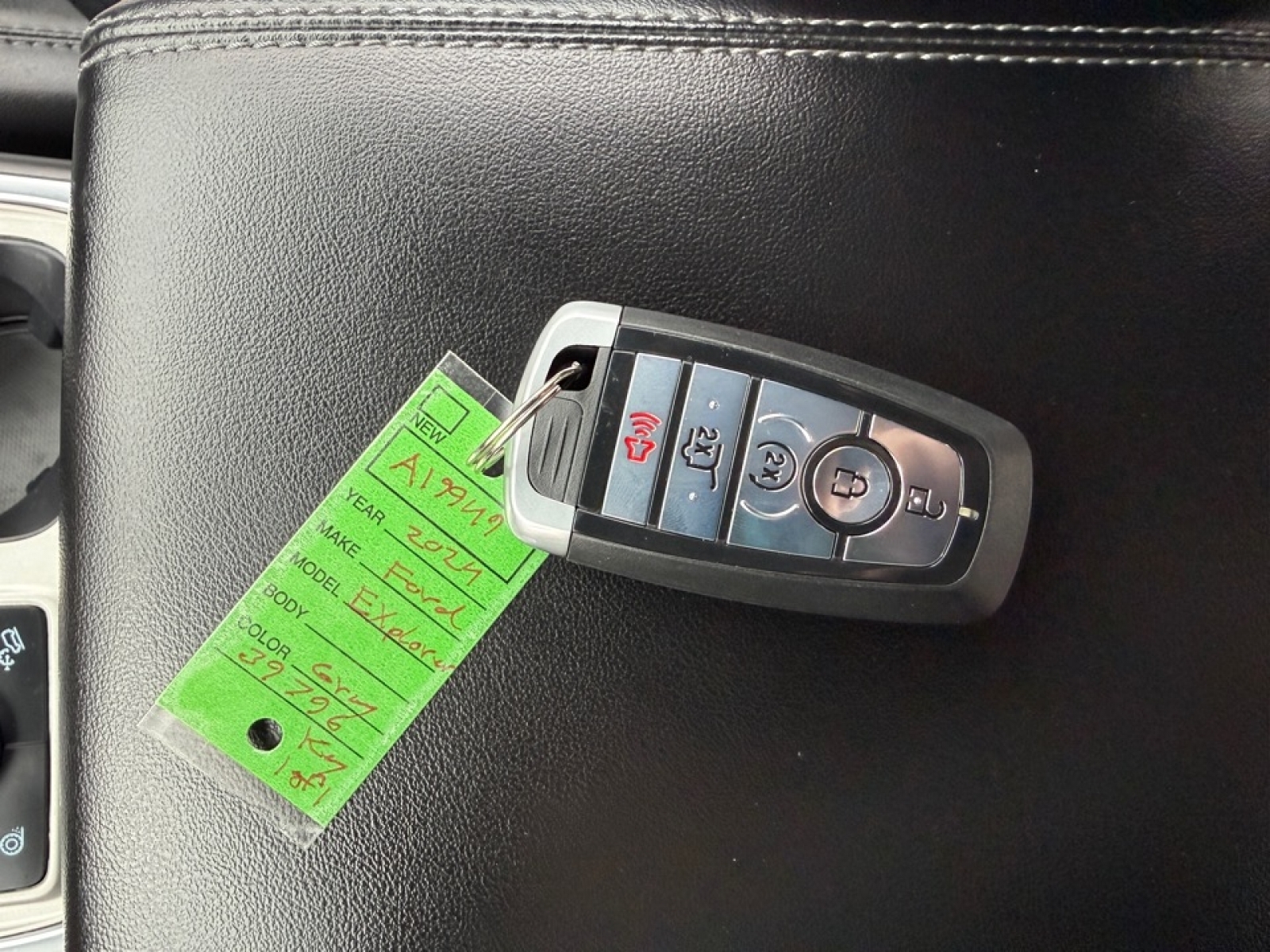 2024 Ford Explorer XLT, 39796, Photo