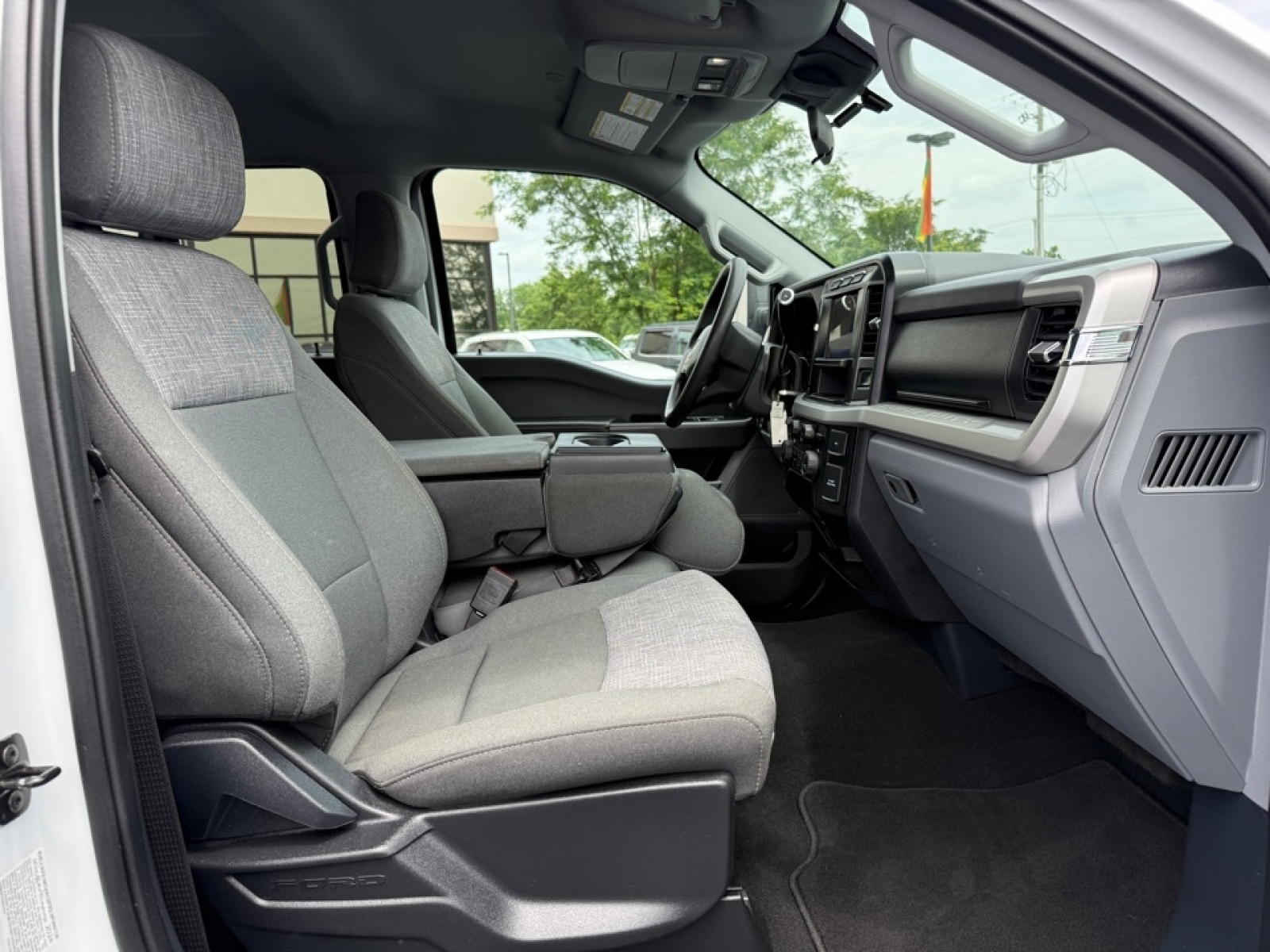 2024 Ford F-350 XLT, 38589, Photo