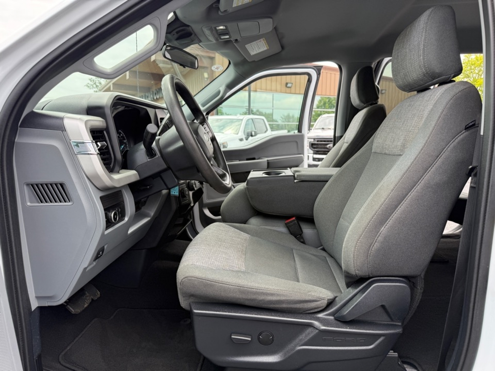 2024 Ford F-350 XLT, 38589, Photo