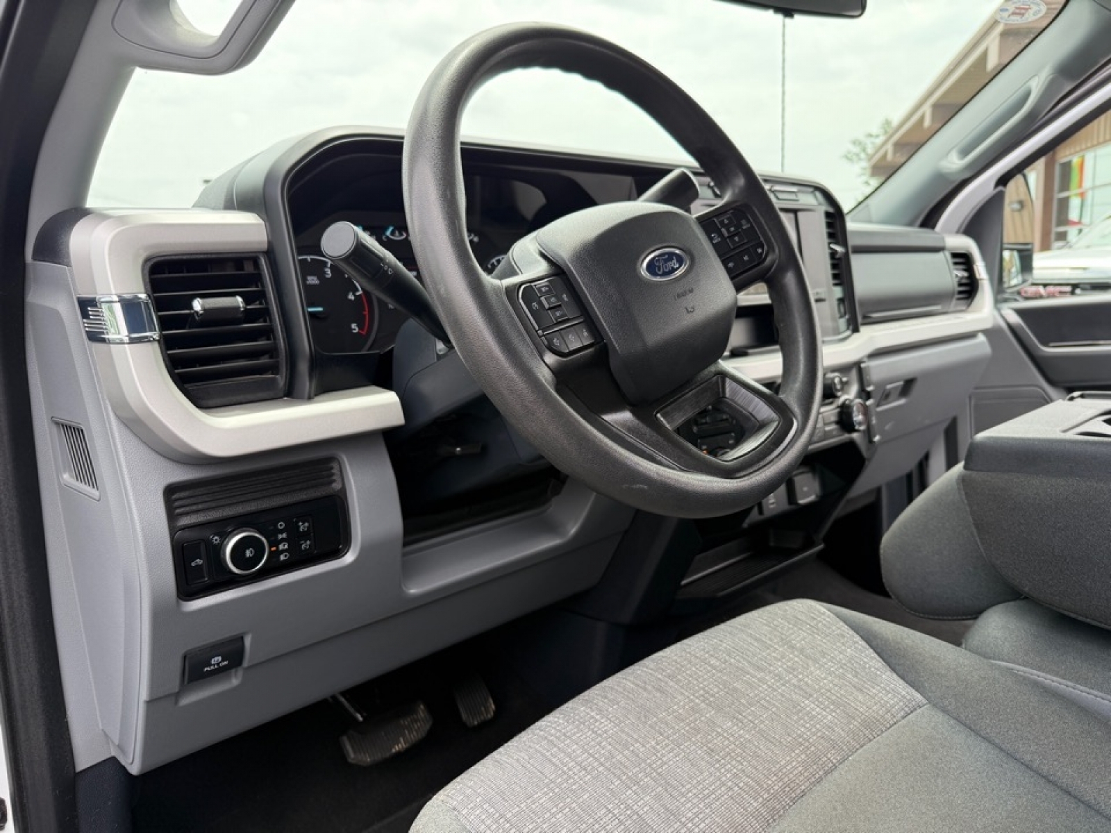 2024 Ford F-350 XLT, 38589, Photo