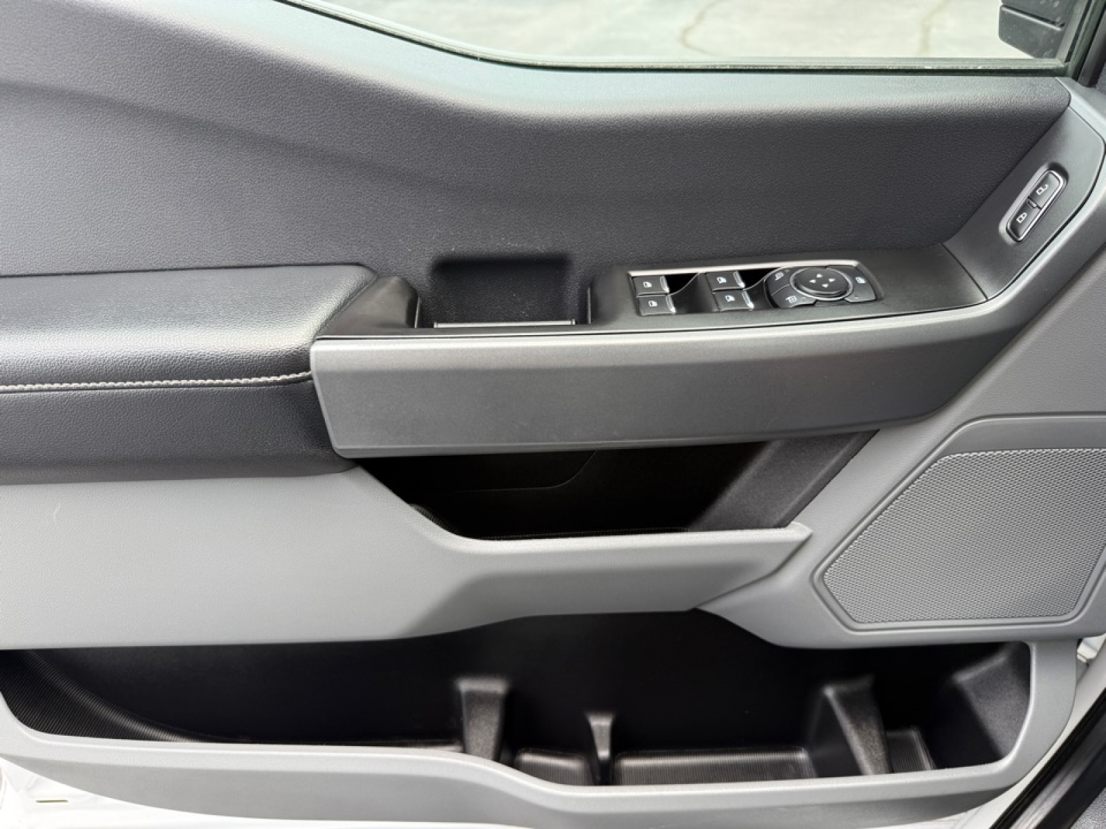 2024 Ford F-350 XLT, 38589, Photo