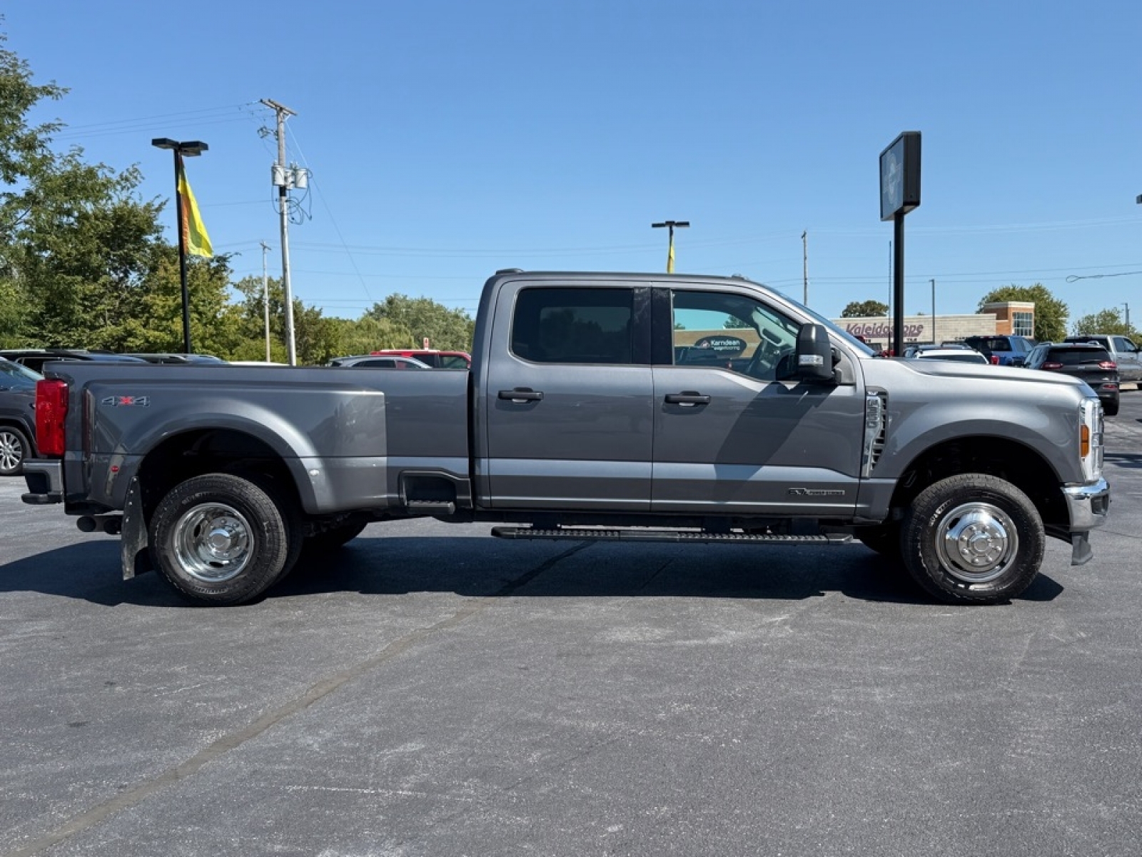2024 Ford F-350 XLT photo 8