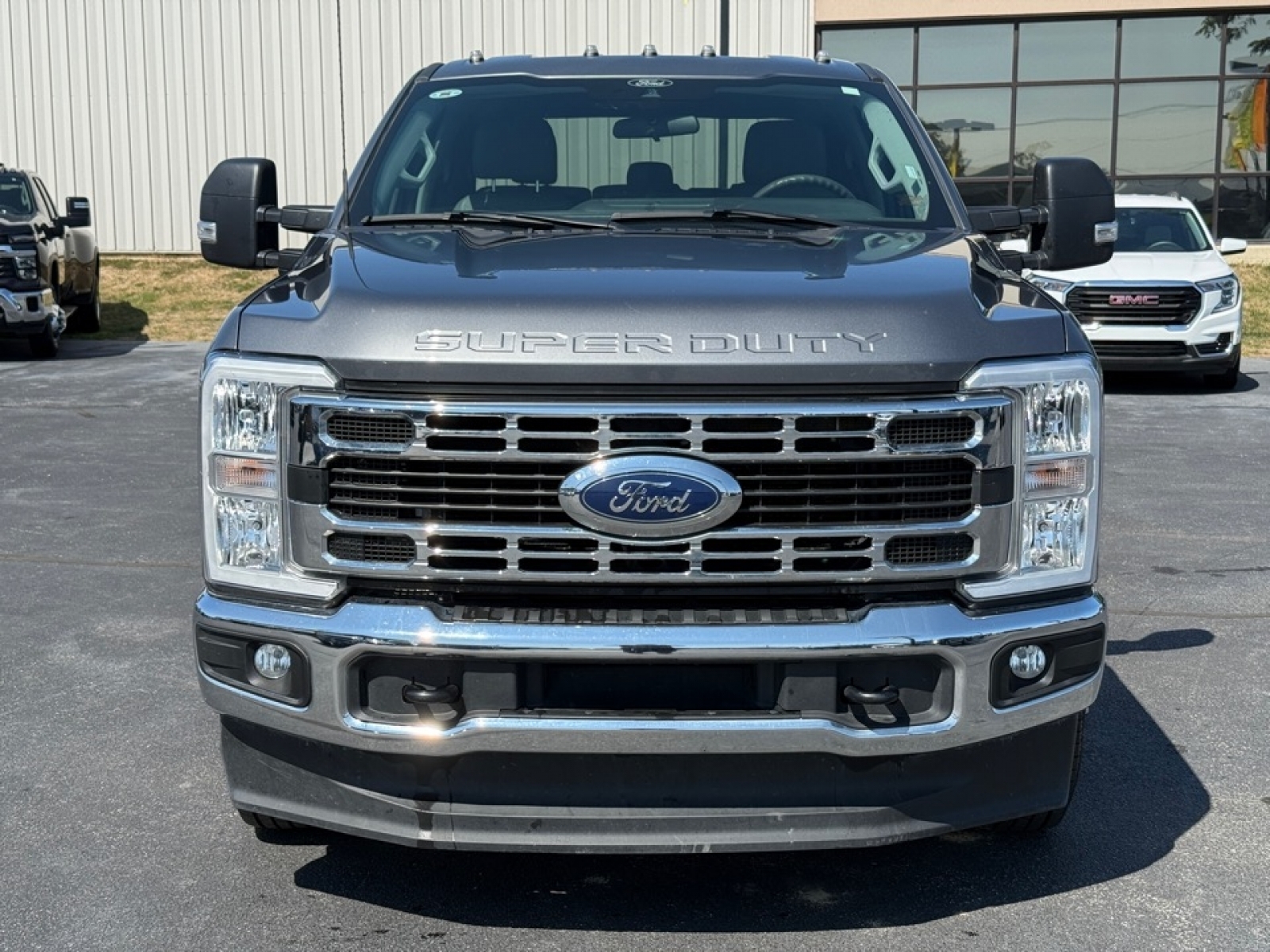 2024 Ford F-350 XLT photo 2