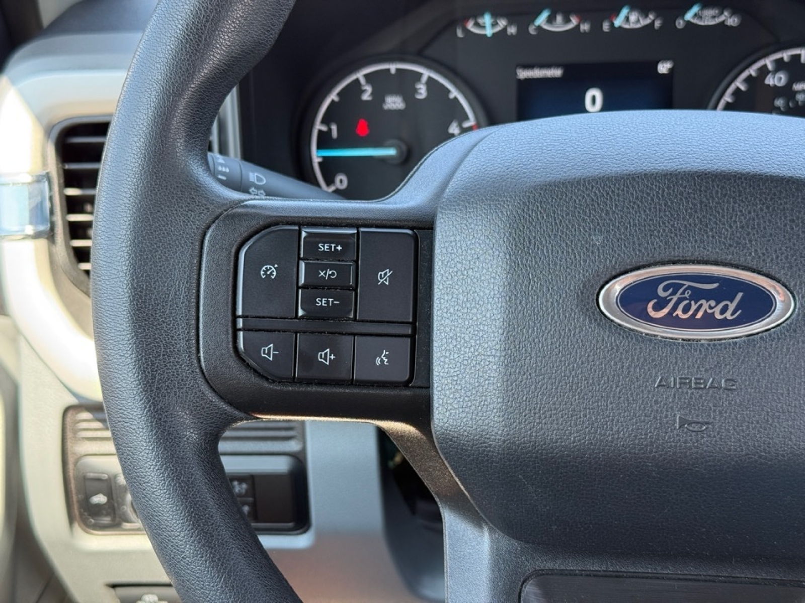 2024 Ford F-350 XLT photo 27