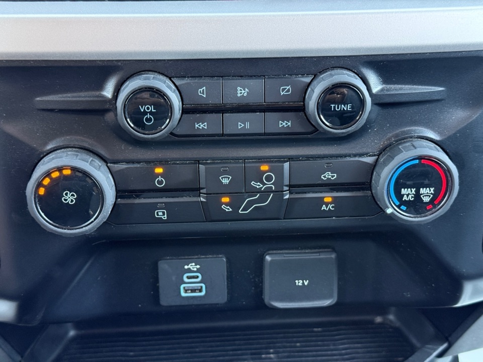 2024 Ford F-350 XLT photo 32