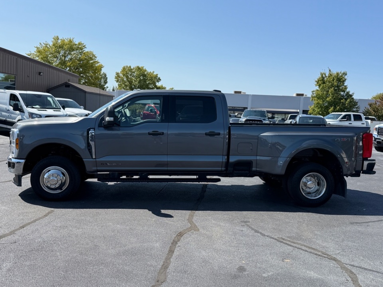 2024 Ford F-350 XLT photo 4