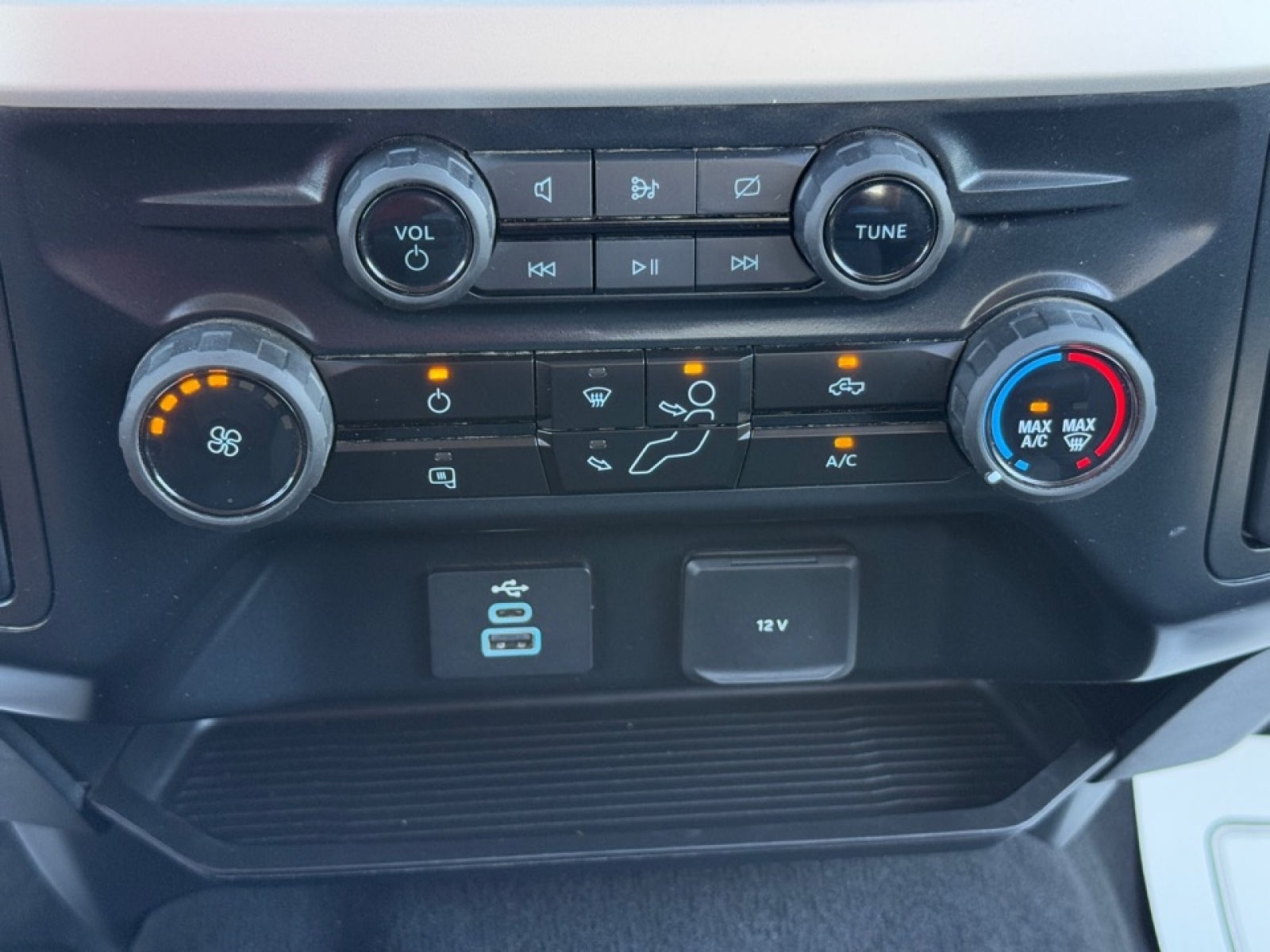 2024 Ford F-350 XLT, 39022, Photo