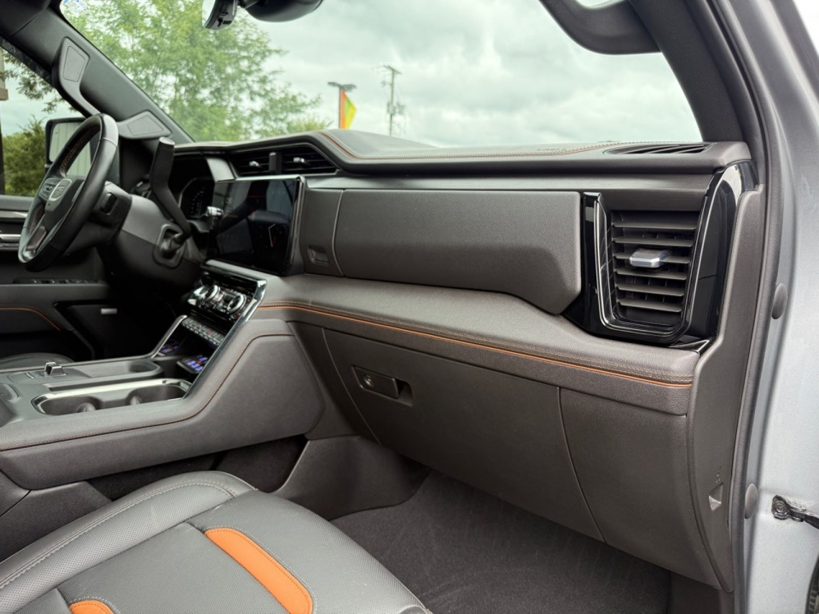 2024 GMC Sierra 2500HD 4WD Crew Cab Standard Bed AT4, 38817, Photo