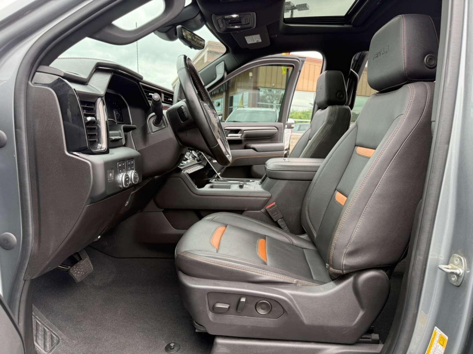 2024 GMC Sierra 2500HD 4WD Crew Cab Standard Bed AT4, 38817, Photo