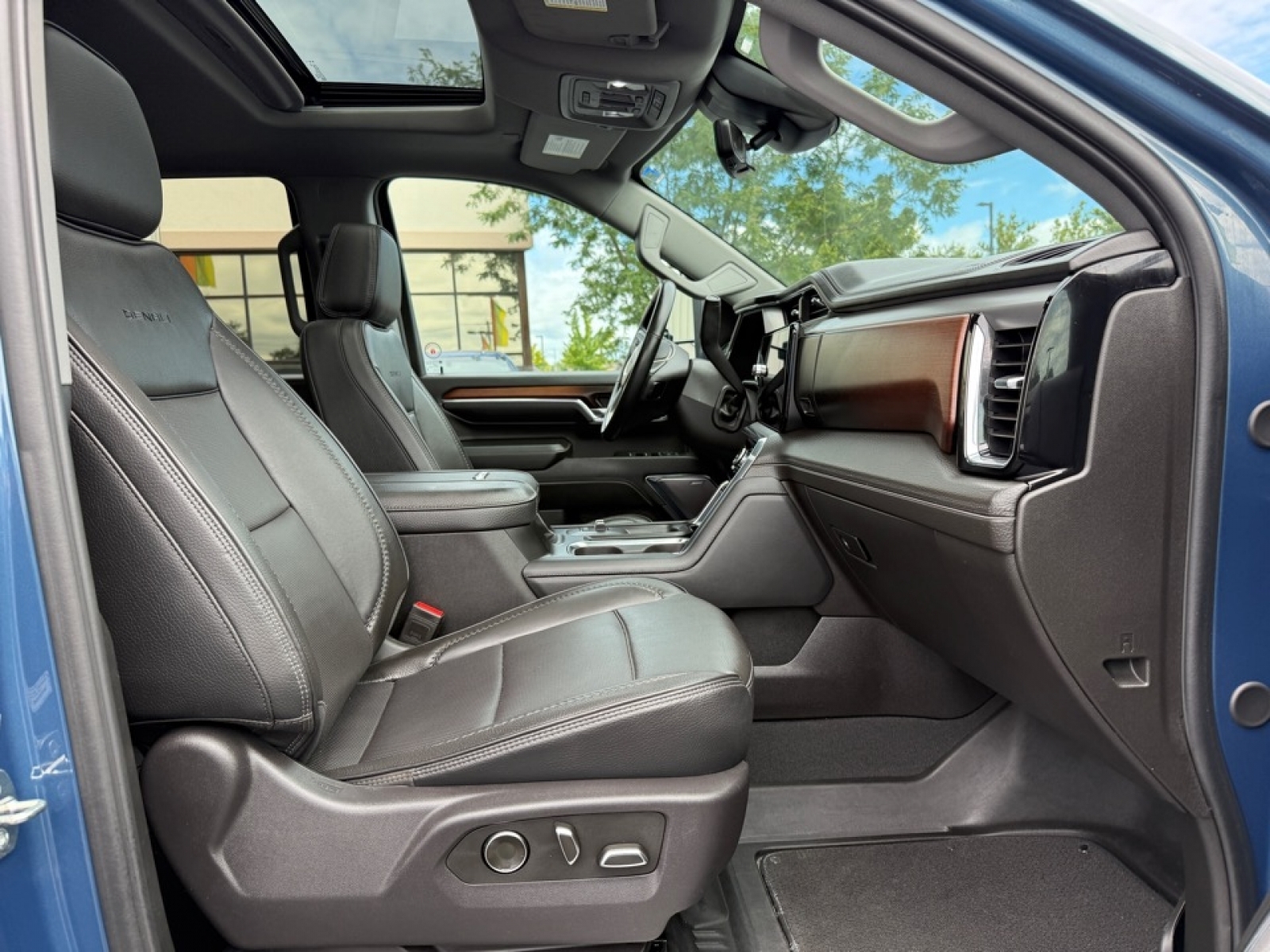 2024 GMC Sierra 2500HD 4WD Crew Cab Standard Bed Denali, 38843, Photo