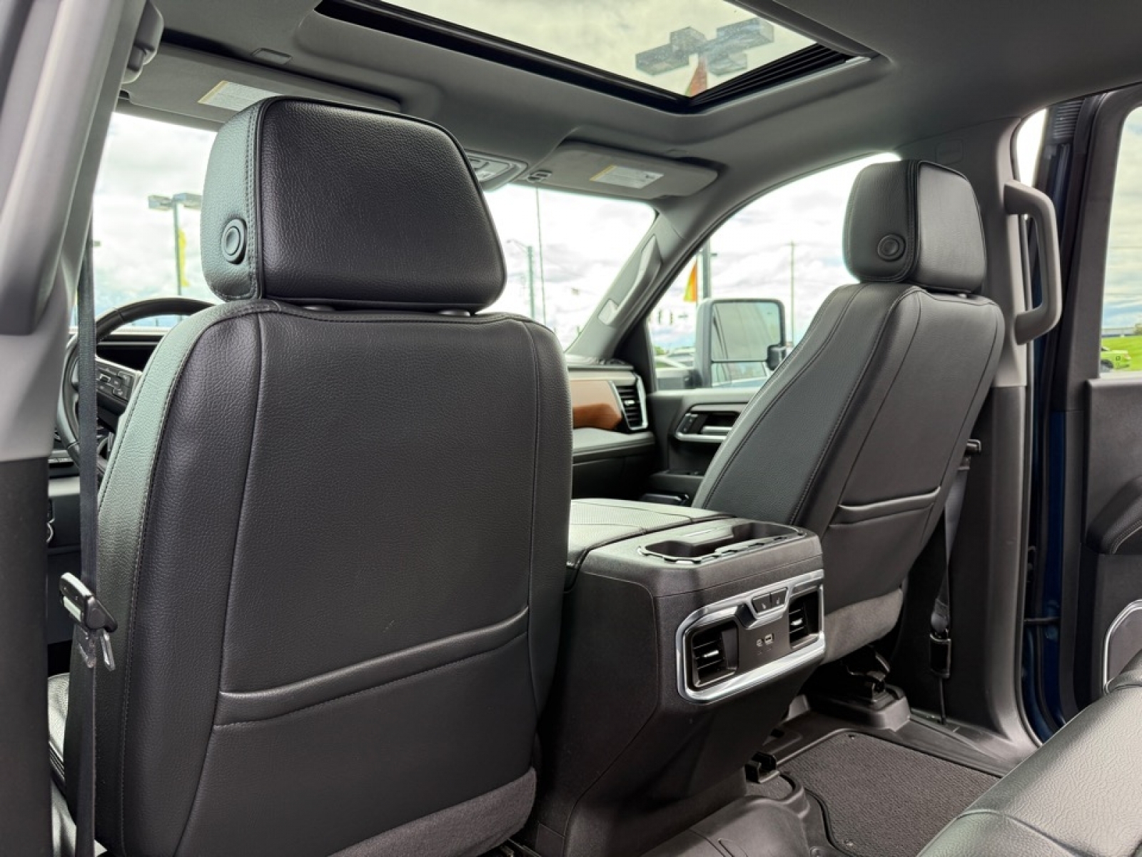 2024 GMC Sierra 2500HD 4WD Crew Cab Standard Bed Denali, 38843, Photo