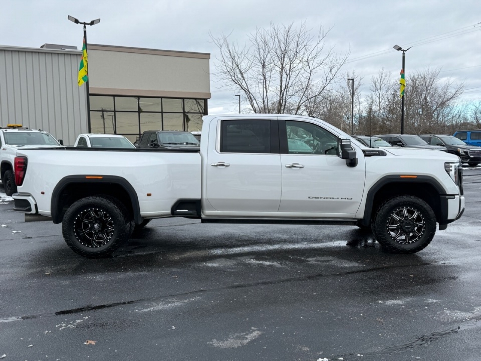 2024 GMC Sierra 3500HD Denali Ultimate, 39376, Photo