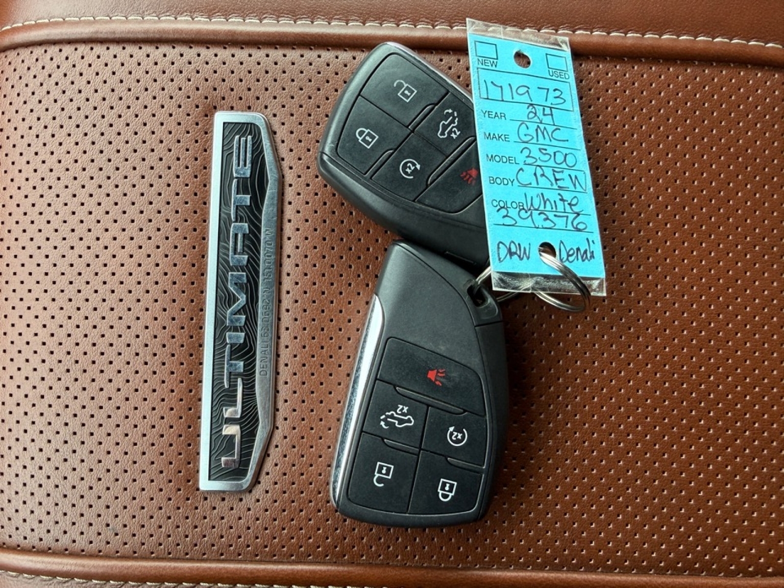 2024 GMC Sierra 3500HD Denali Ultimate, 39376, Photo