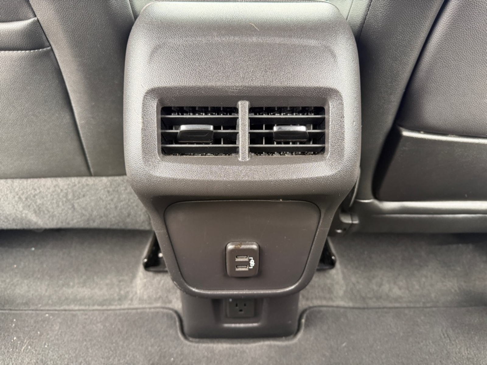 2024 GMC Terrain AWD SLT, 38982, Photo