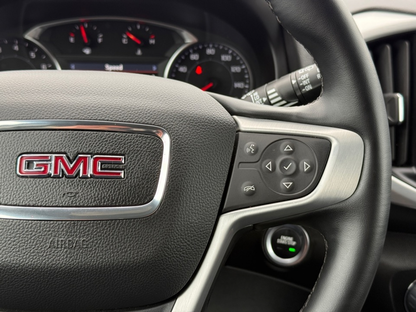 2024 GMC Terrain AWD SLT, 38982, Photo