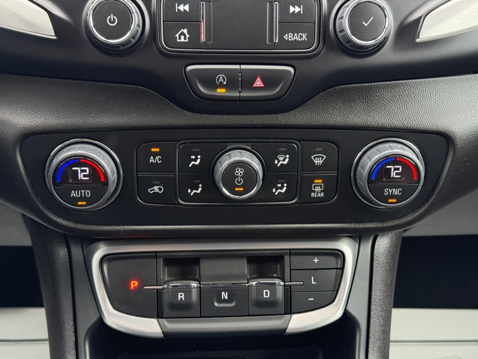 2024 GMC Terrain AWD SLT, 38982, Photo