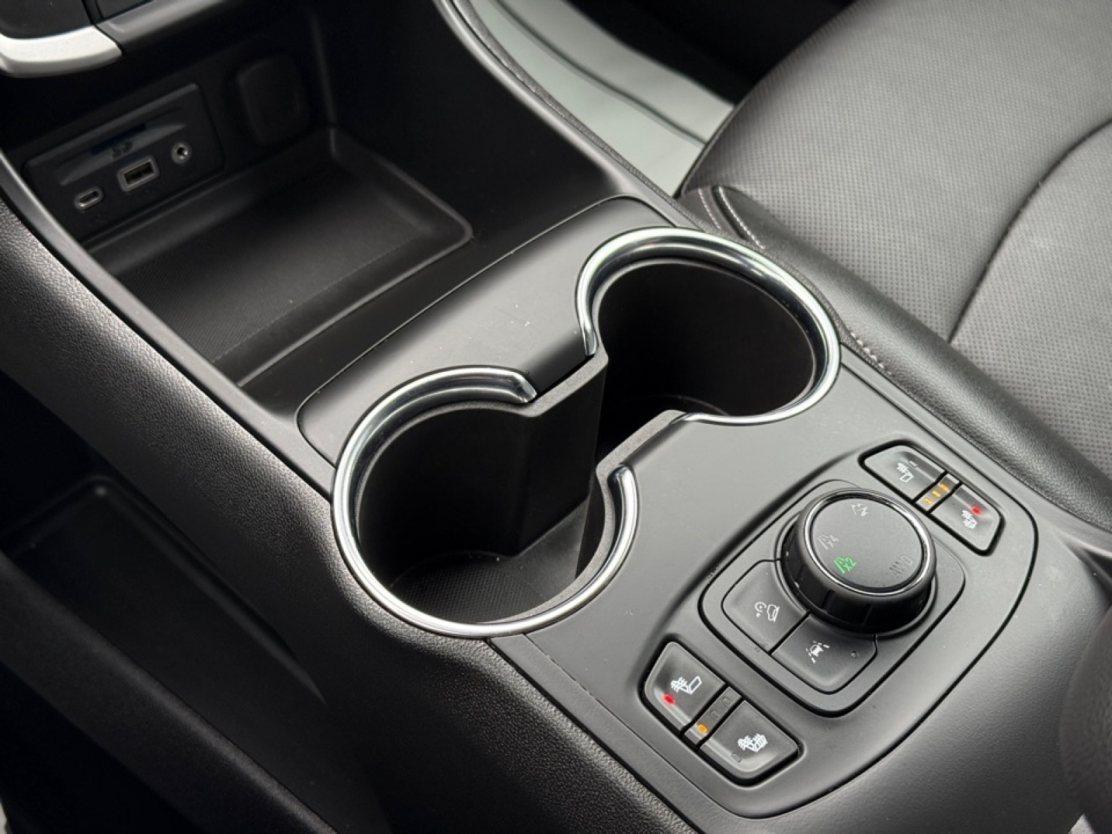 2024 GMC Terrain AWD SLT, 38982, Photo