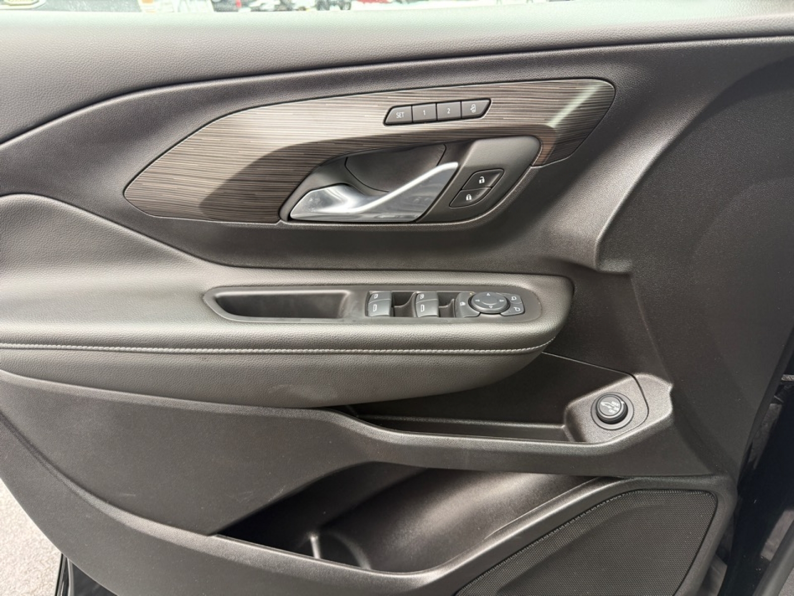 2024 GMC Terrain AWD SLT, 38982, Photo