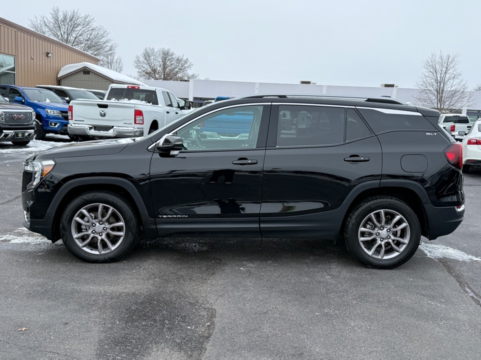 2024 GMC Terrain AWD SLT, 38982, Photo