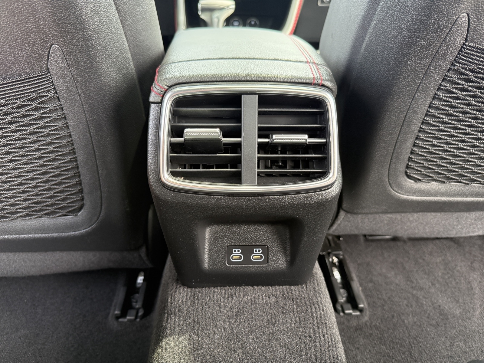 2024 Genesis G70 2.5T AWD, 38712, Photo