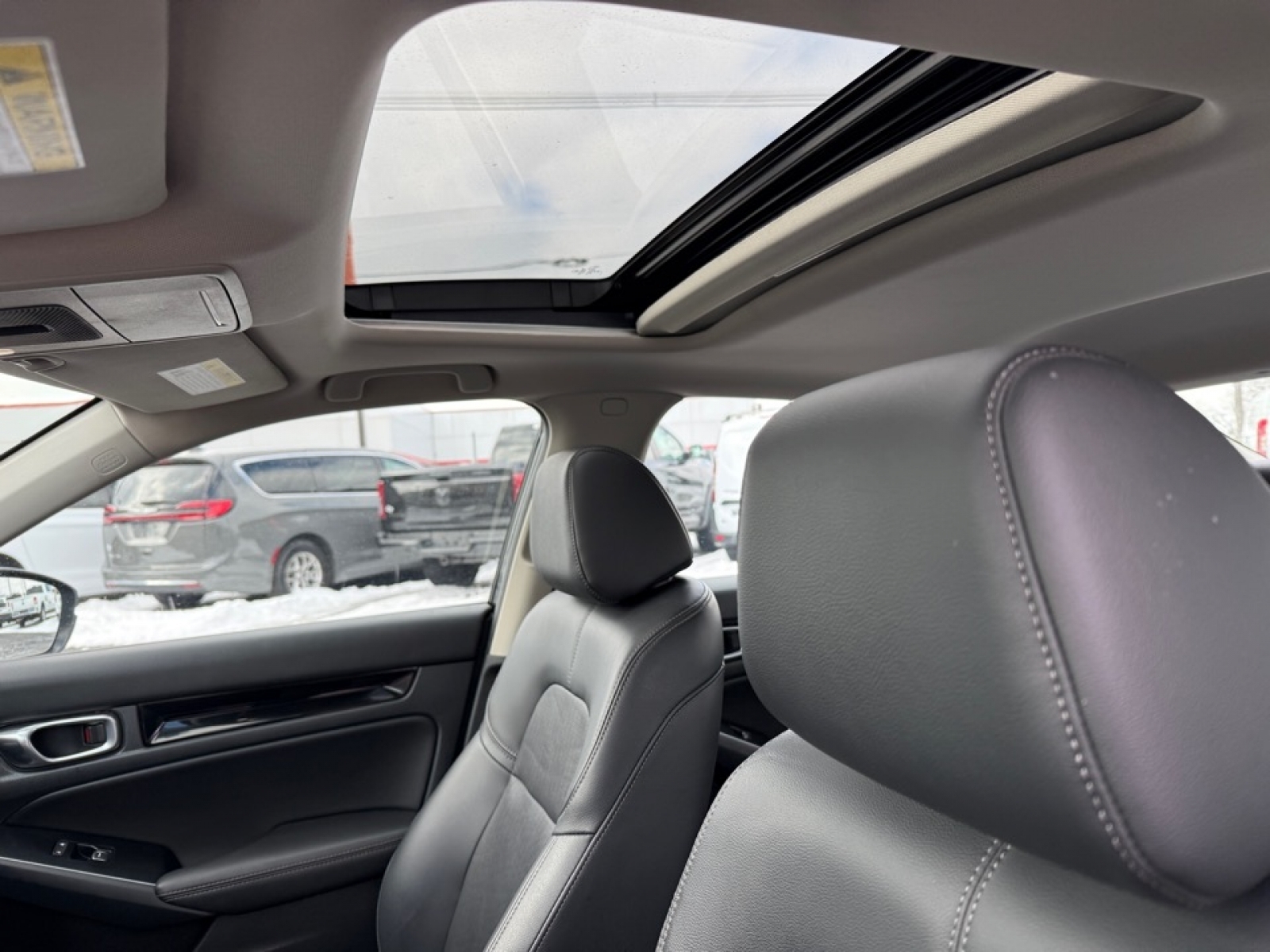 2024 Honda Civic Sedan Touring, 39510, Photo