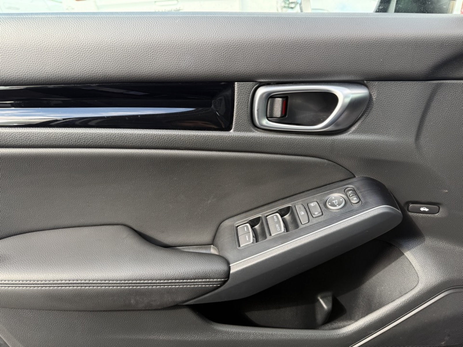 2024 Honda Civic Sedan Touring, 39510, Photo