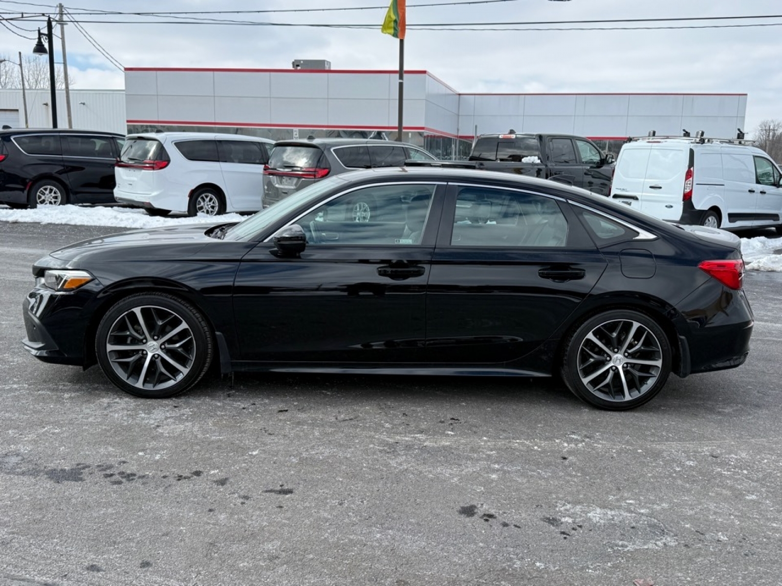 2024 Honda Civic Sedan Touring, 39510, Photo