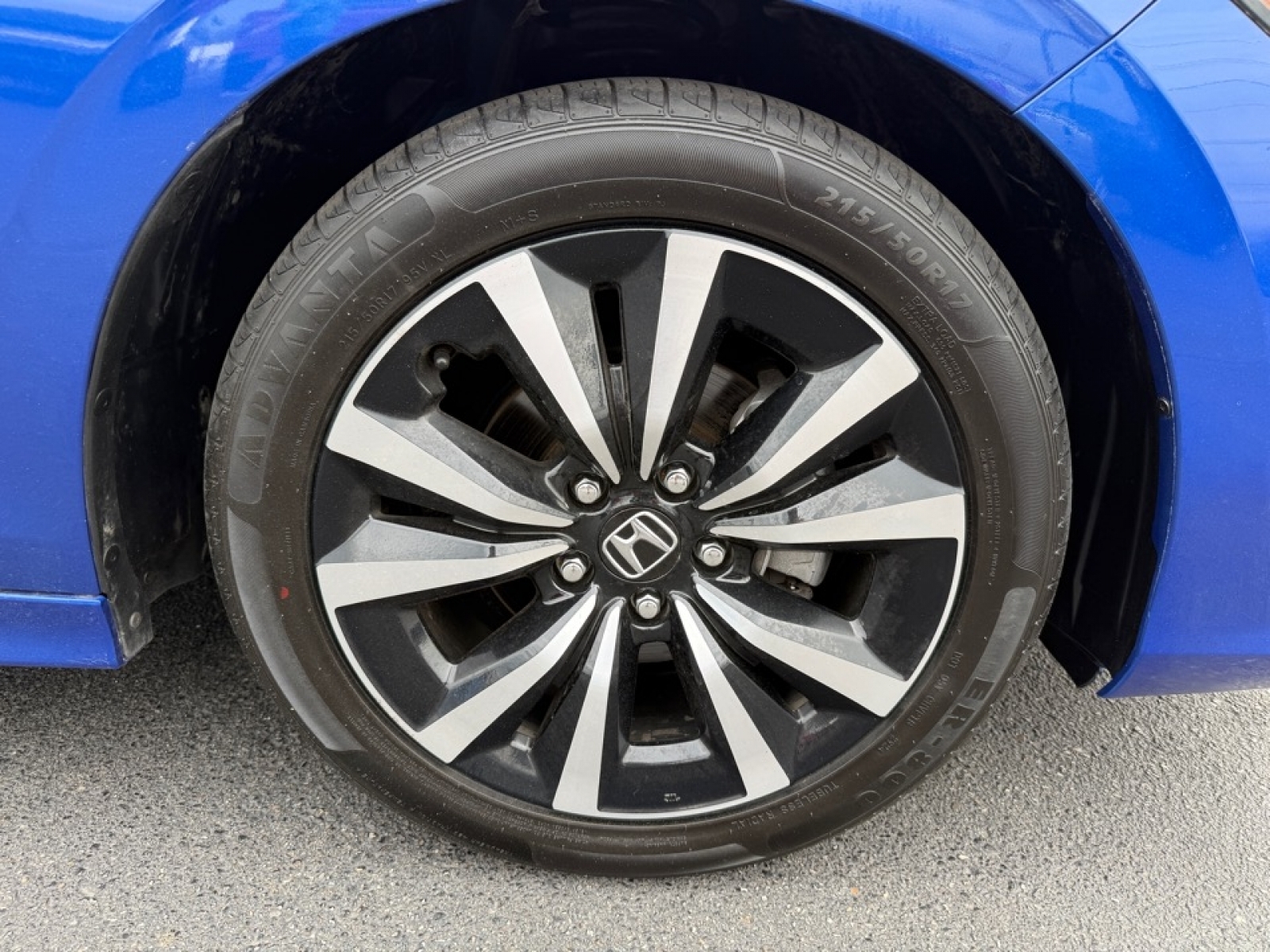 2024 Honda Civic Sedan EX, 39707, Photo