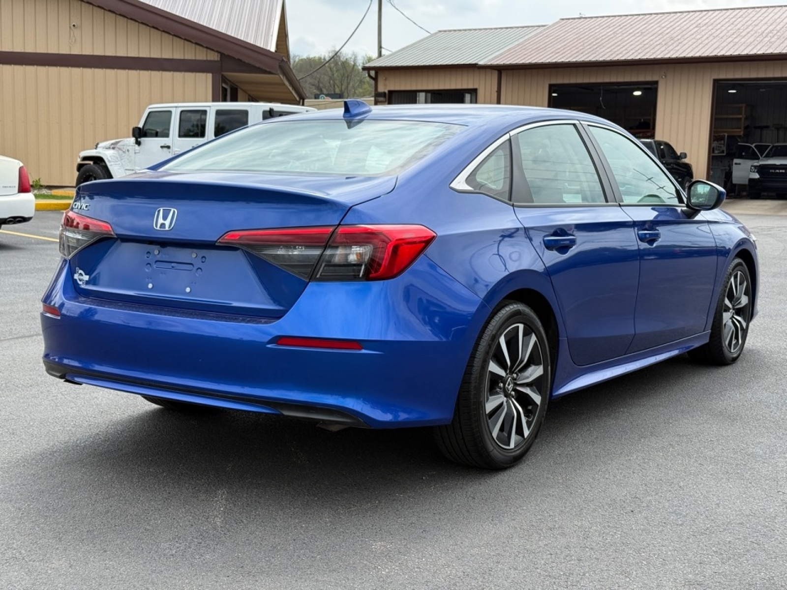 2024 Honda Civic Sedan EX, 39707, Photo