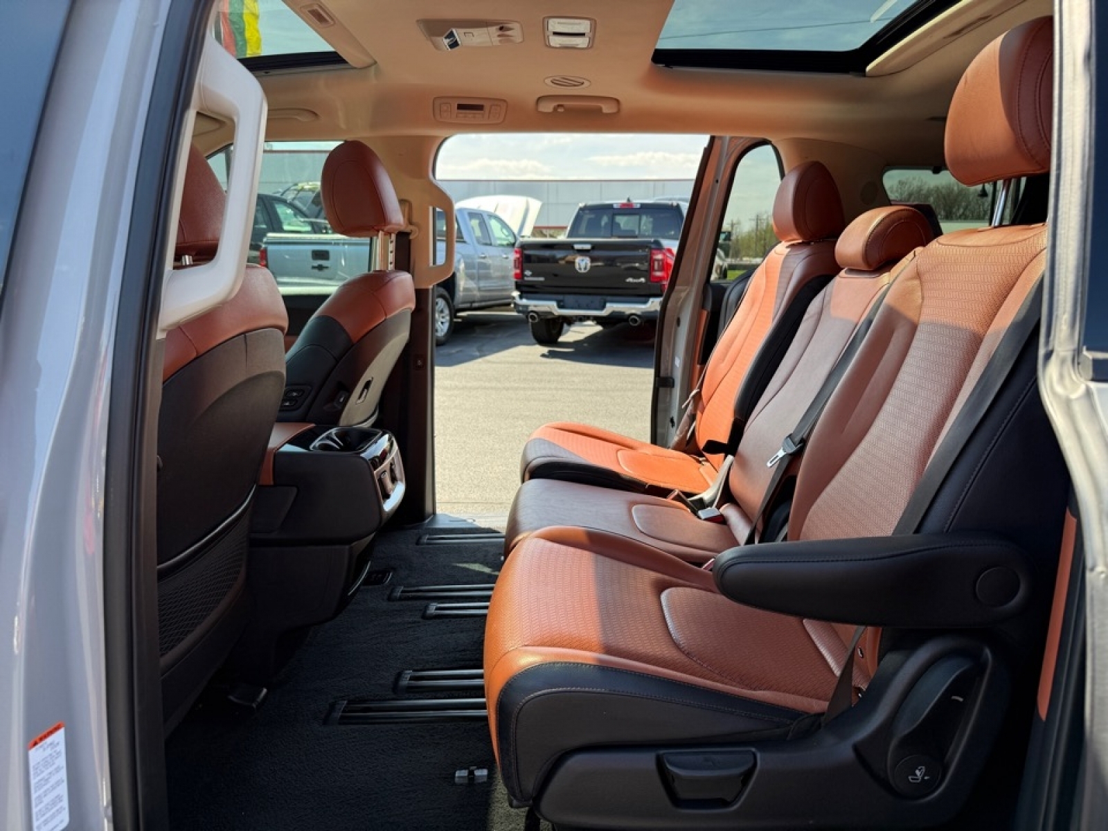 2024 Kia Carnival MPV SX Prestige, 39713, Photo