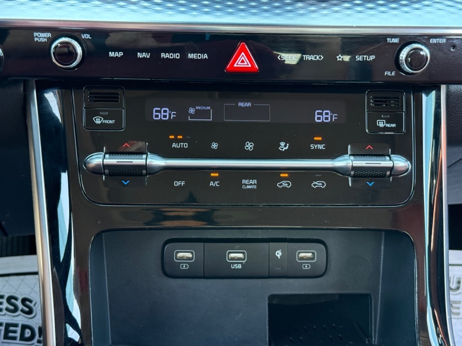 2024 Kia Carnival MPV SX Prestige, 39713, Photo