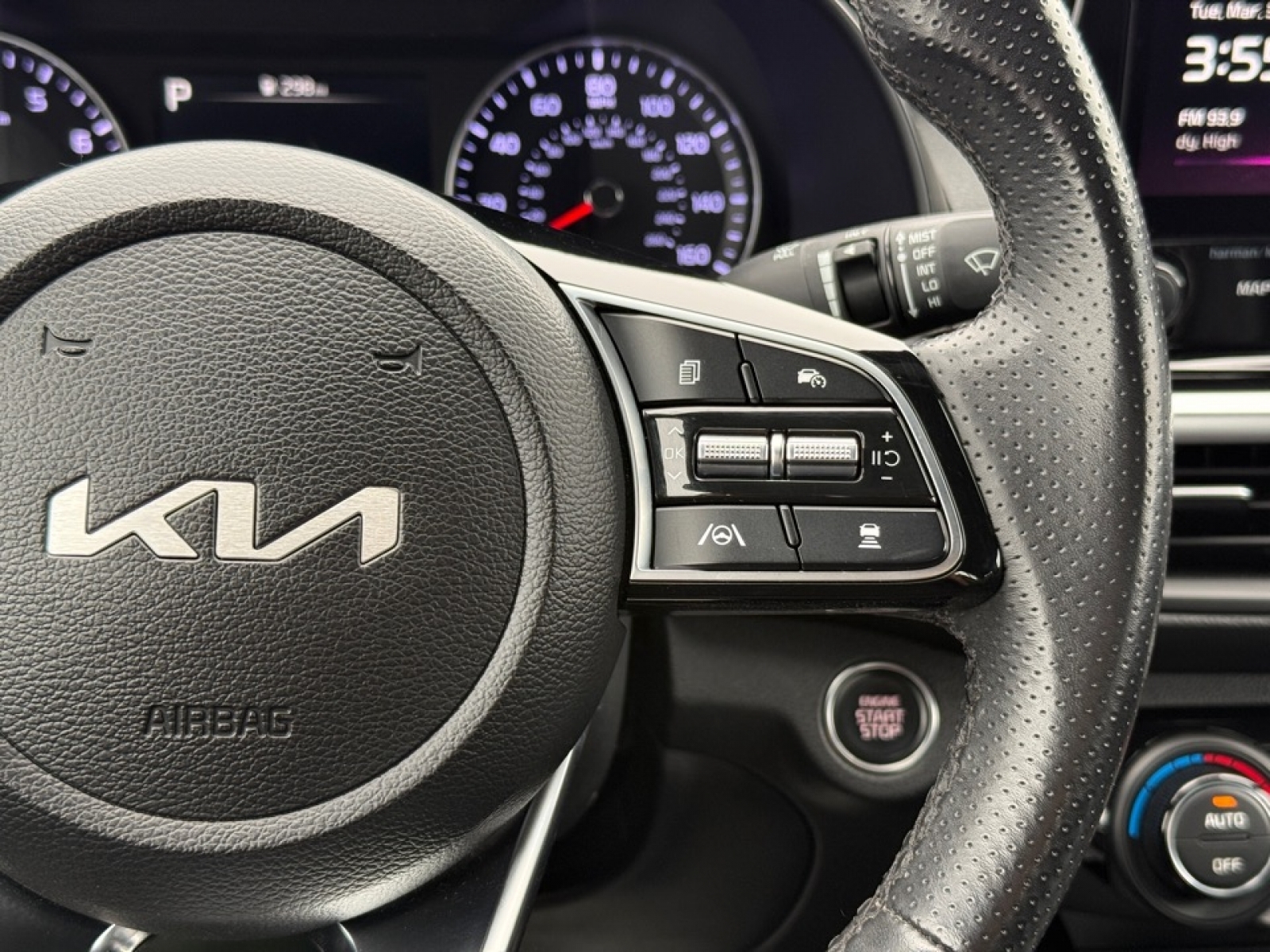 2024 Kia Forte GT-Line, 39390, Photo