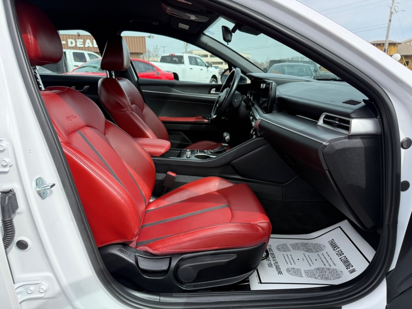 2024 Kia K5 GT-Line photo 11