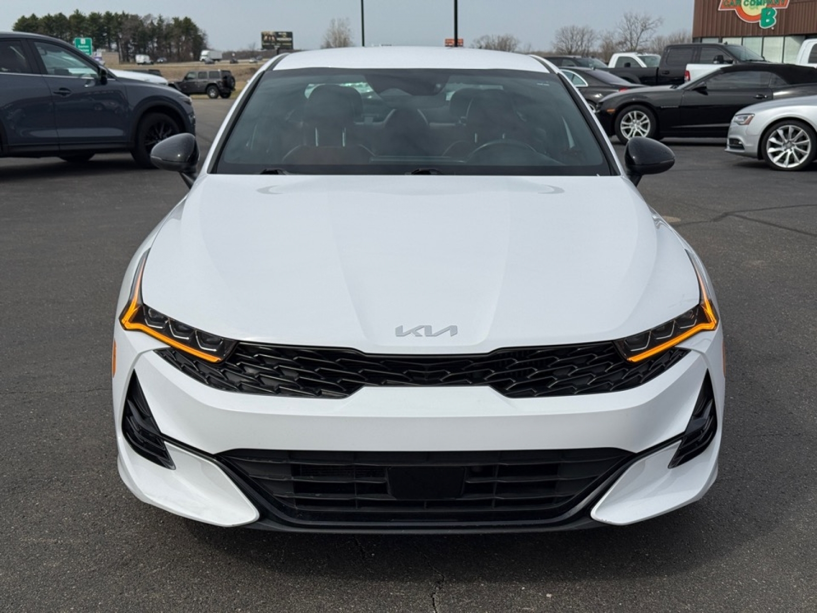 2024 Kia K5 GT-Line photo 3
