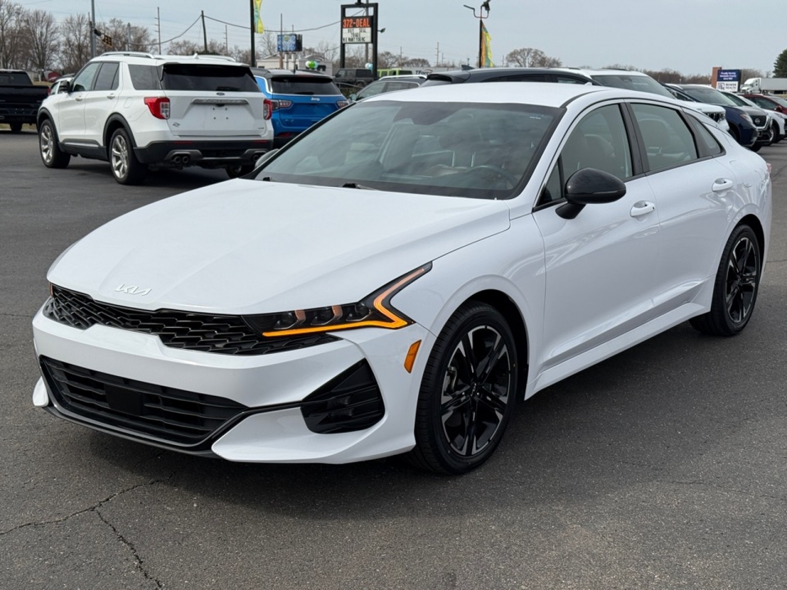2024 Kia K5 GT-Line photo 4