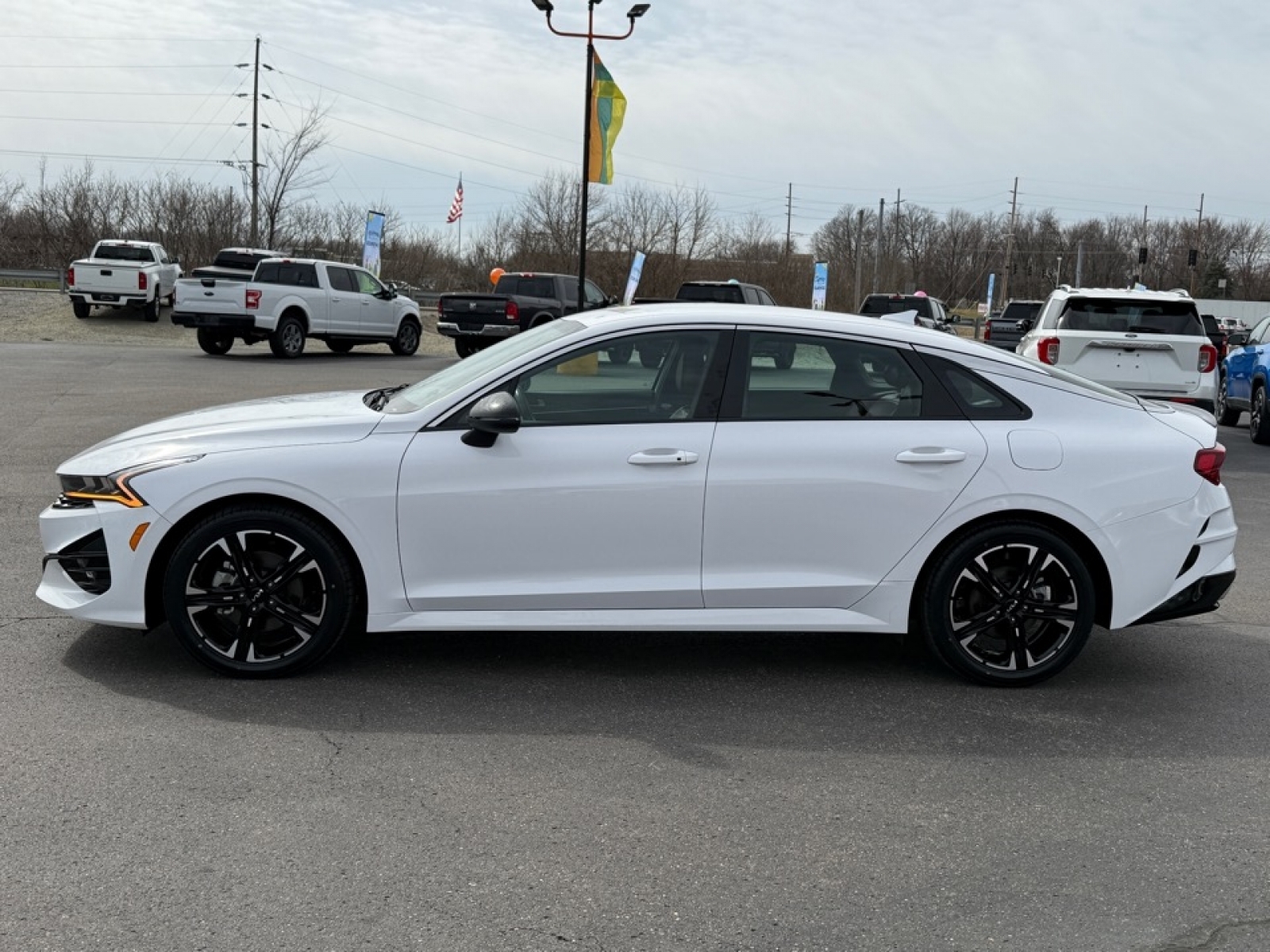 2024 Kia K5 GT-Line photo 5