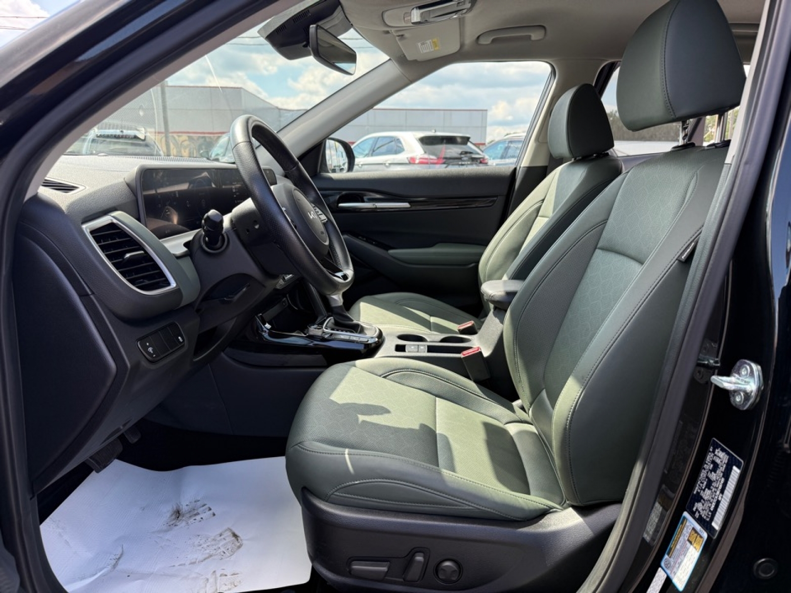 2024 Kia Seltos SX photo 8
