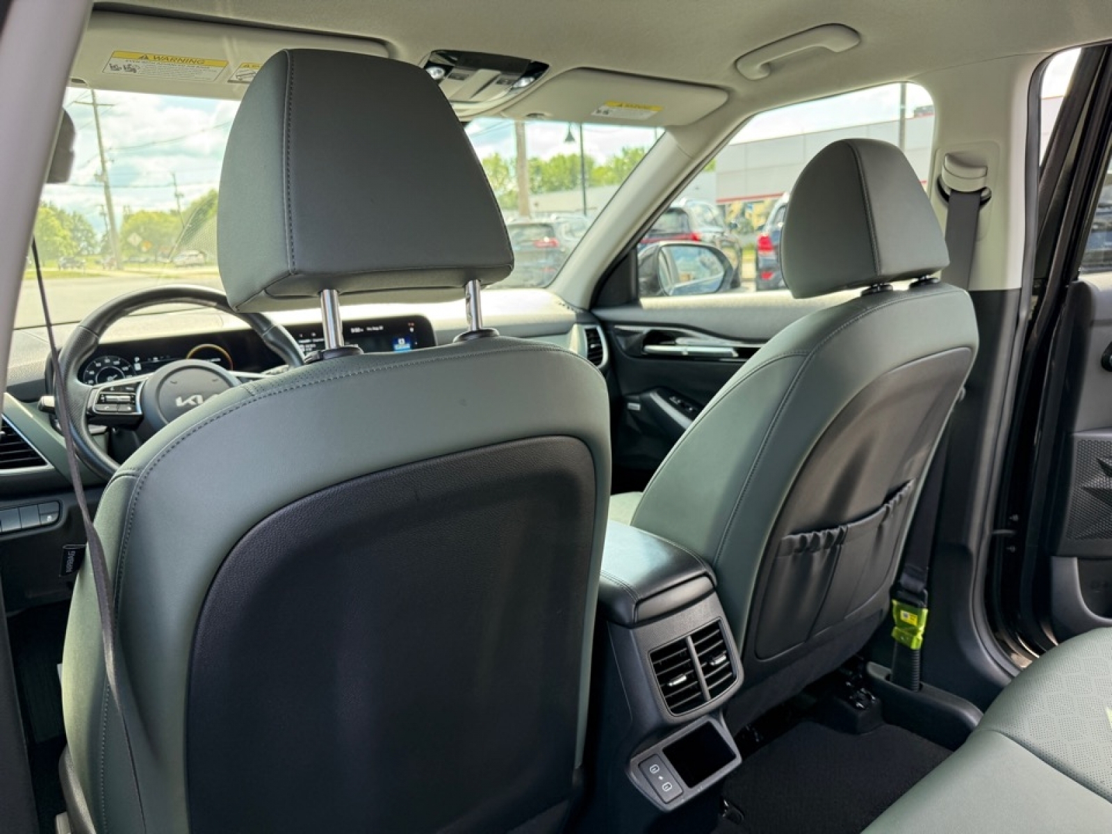 2024 Kia Seltos SX photo 16