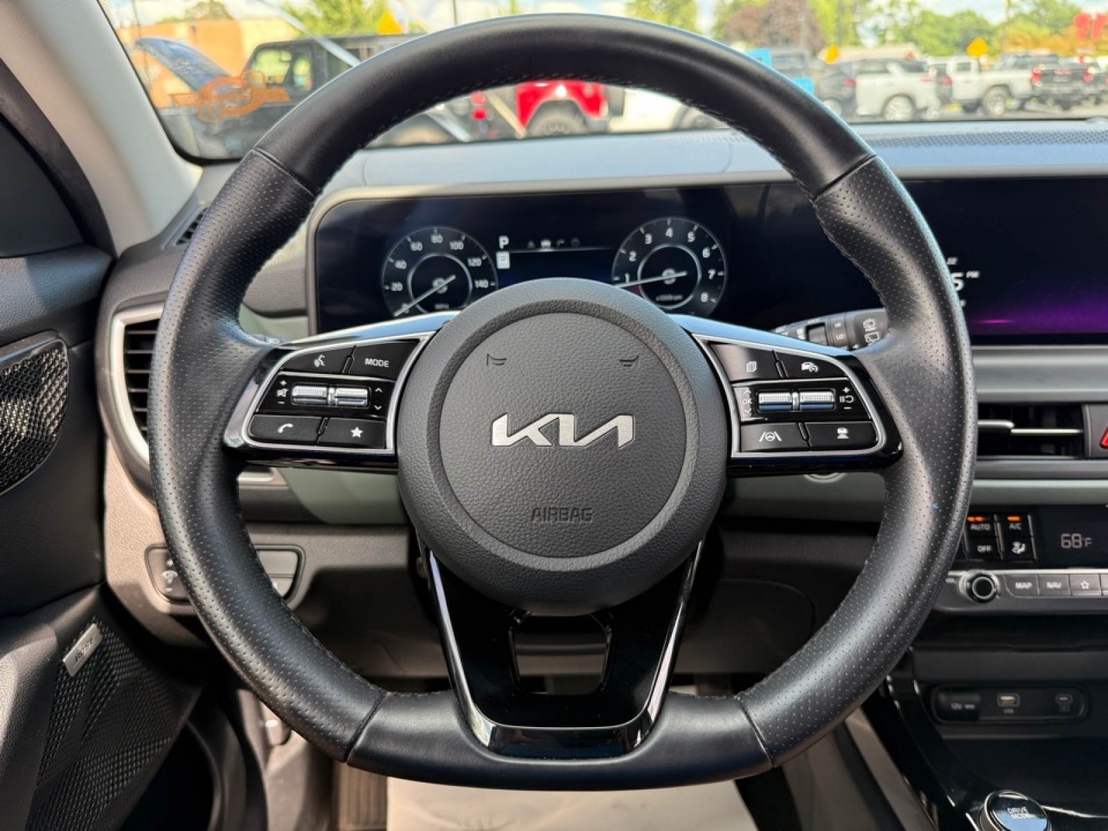 2024 Kia Seltos SX photo 19