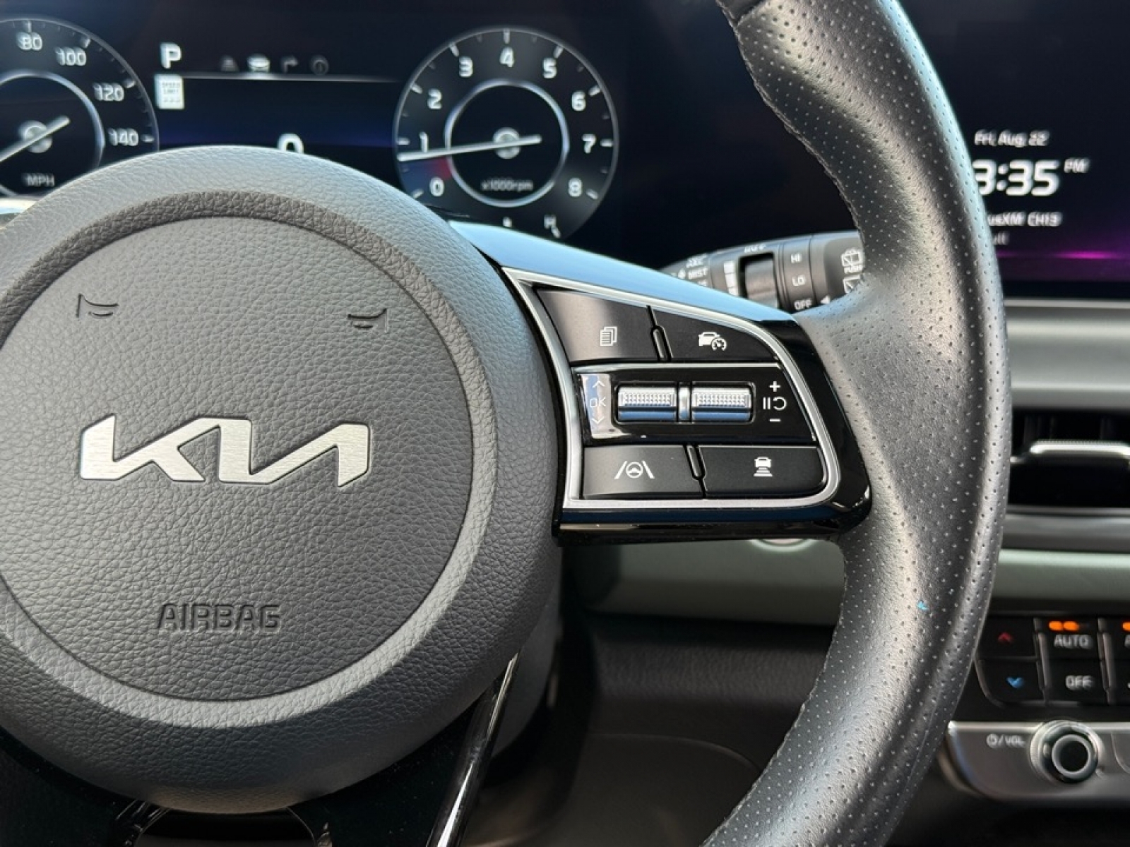 2024 Kia Seltos SX photo 23