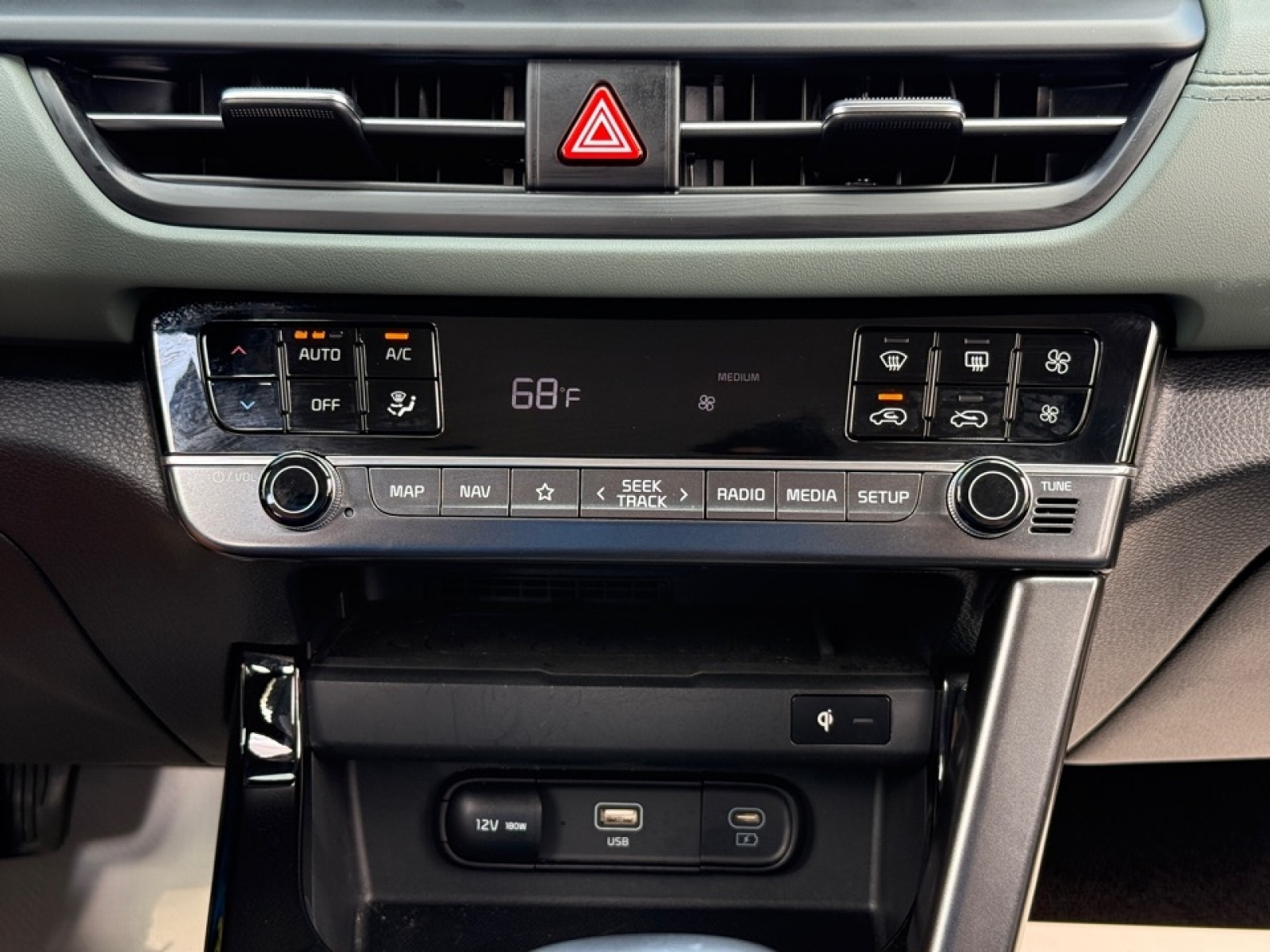 2024 Kia Seltos SX photo 27