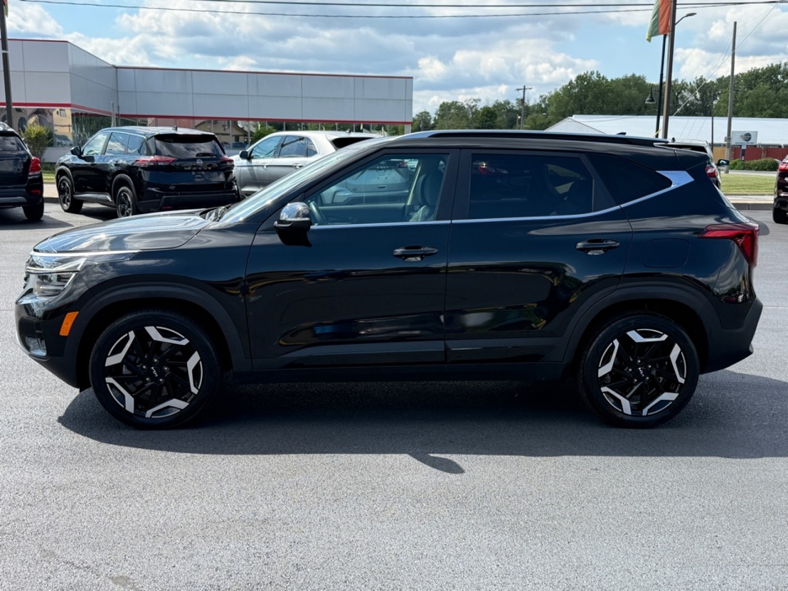 2024 Kia Seltos SX photo 3