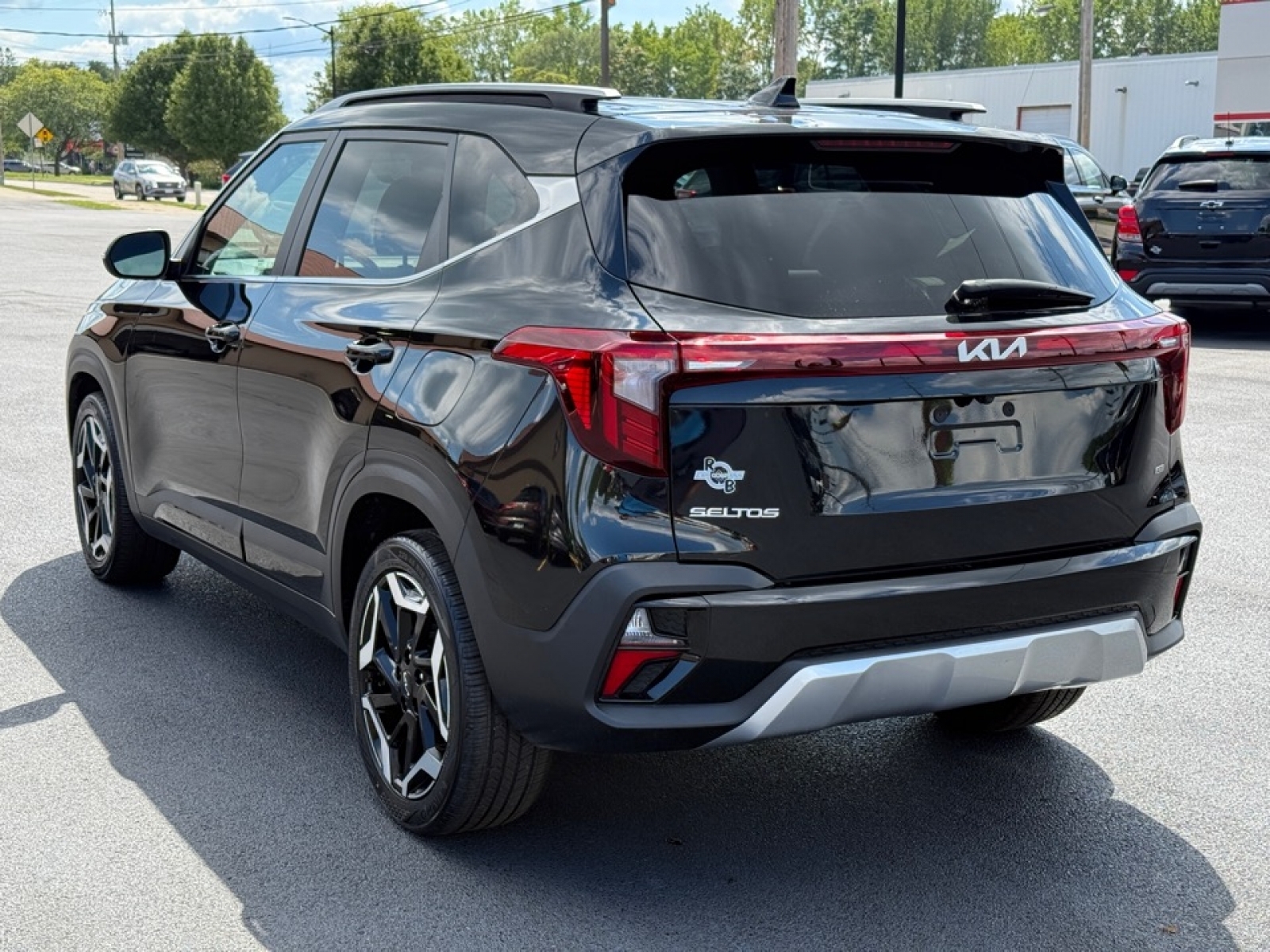 2024 Kia Seltos SX photo 4