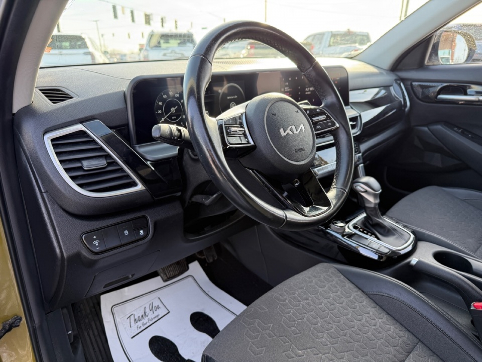 2024 Kia Seltos S, 39203, Photo