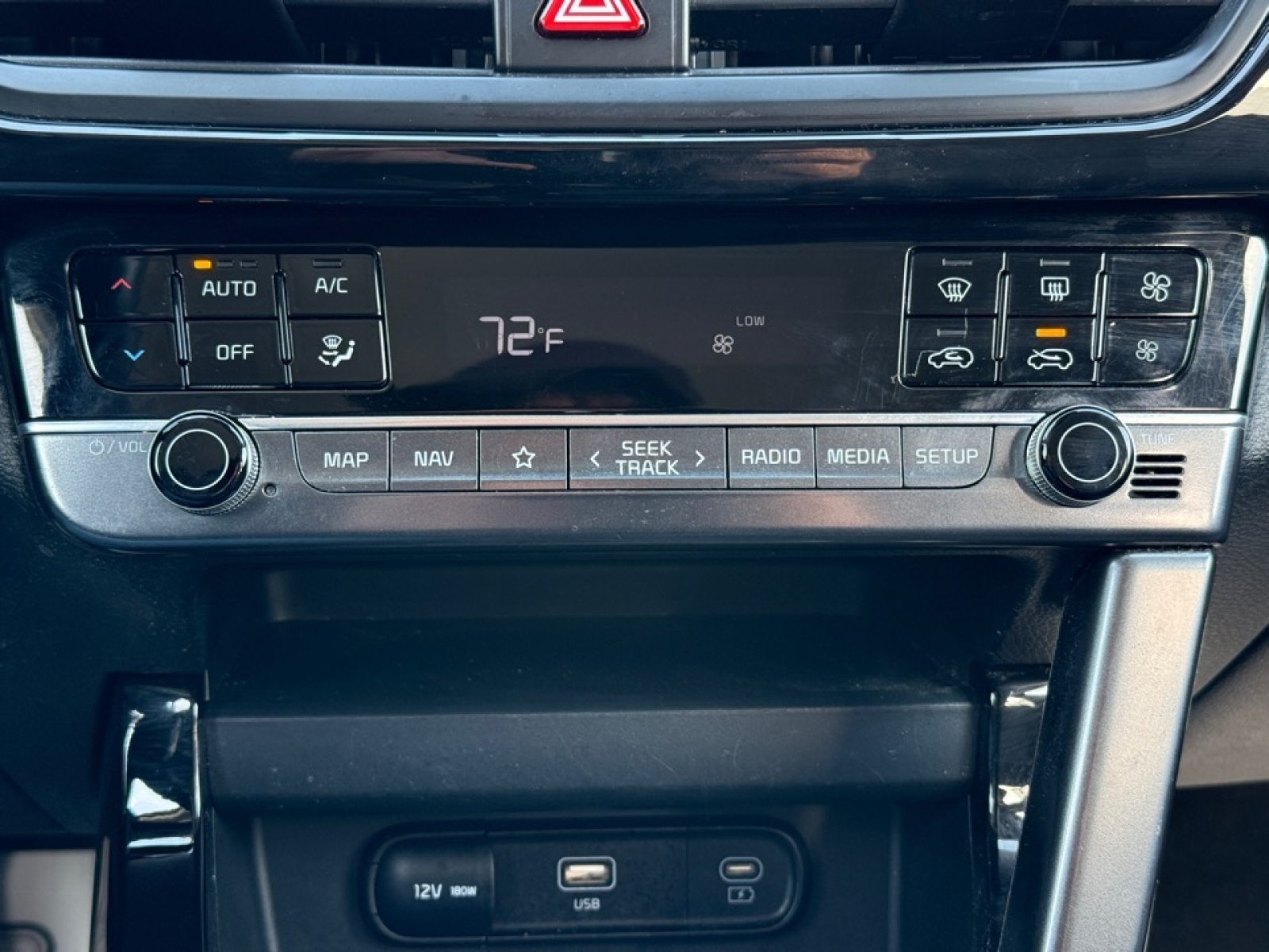 2024 Kia Seltos S, 39203, Photo