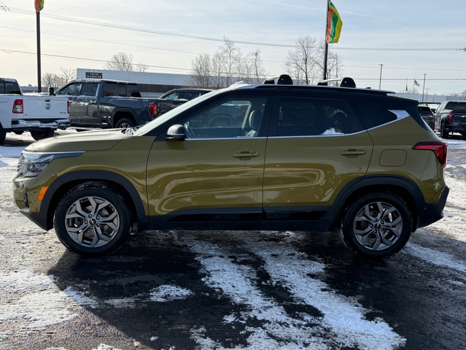 2024 Kia Seltos S, 39203, Photo