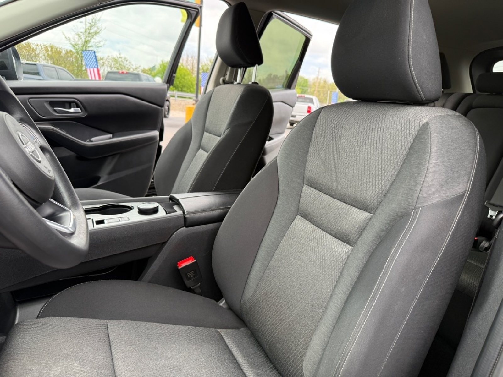 2024 Nissan Rogue SV AWD photo 14