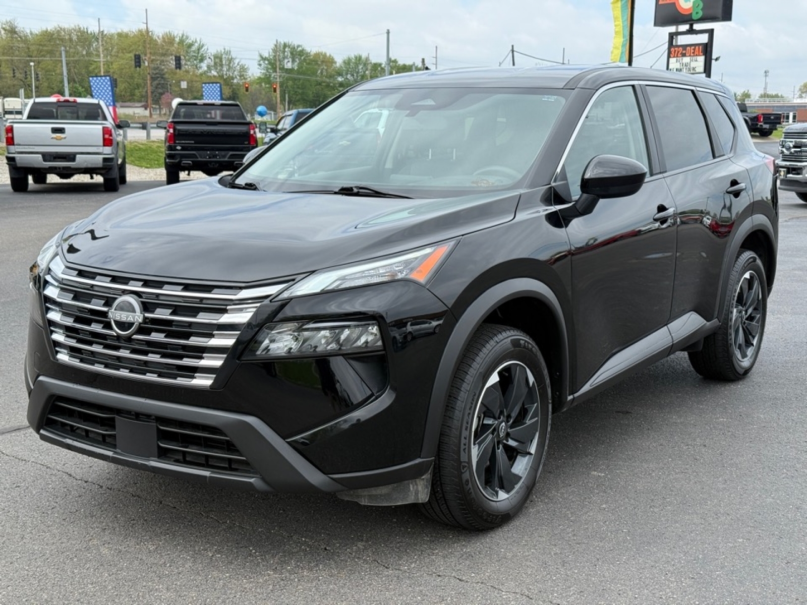 2024 Nissan Rogue SV AWD photo 2